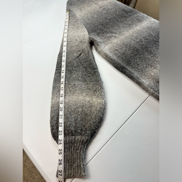 Who What Wear Oversized Knit Crew Neck Cocoon Sleeve Ombré Sweater Grays Size XS - Picture 10 of 10